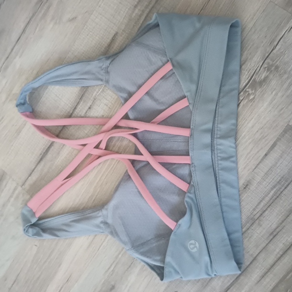 Lululemon medium support sports bra size 6/8